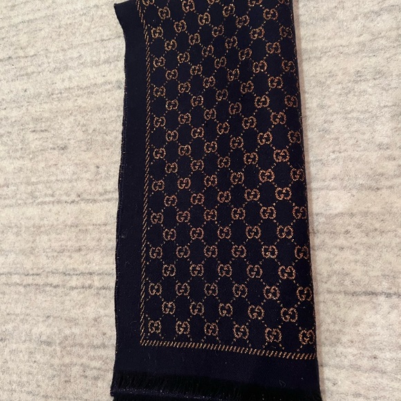 Gucci Metallic GG Wool Scarf - Picture 5 of 7